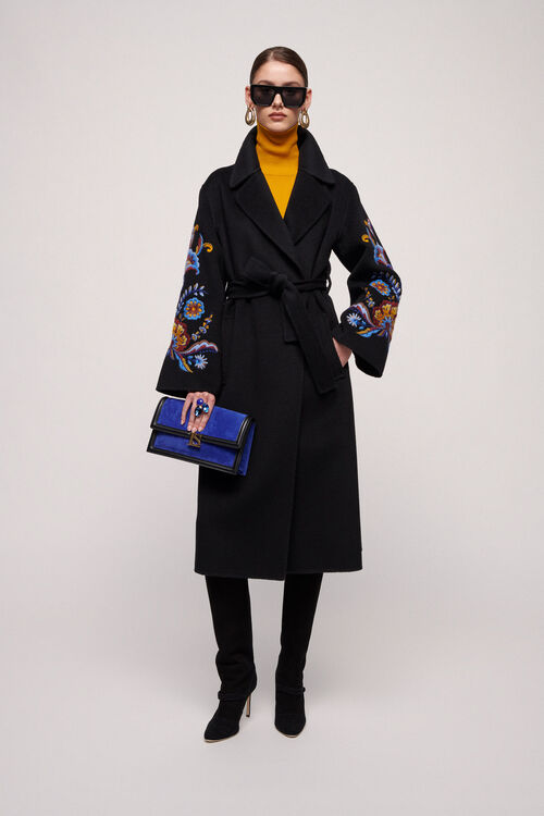 Louis Vuitton Reversible Signature Short Hooded Wrap Coat Beige. Size 44